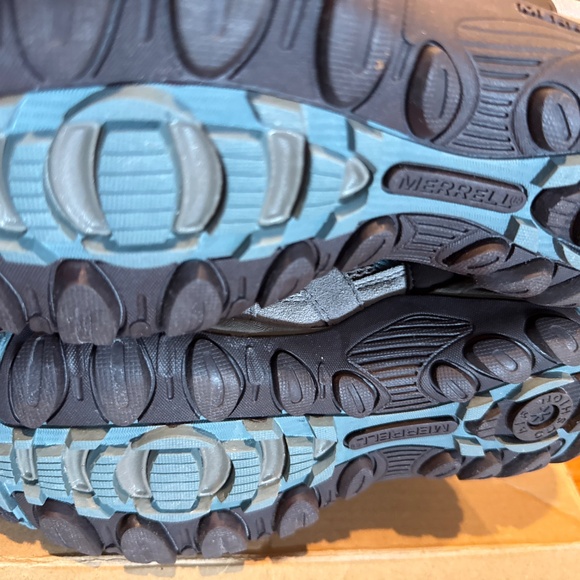 Merrill women hiking boots - Picture 3 of 6